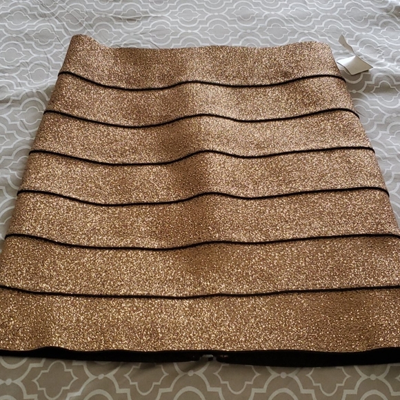 Dresses & Skirts - Mini skirt